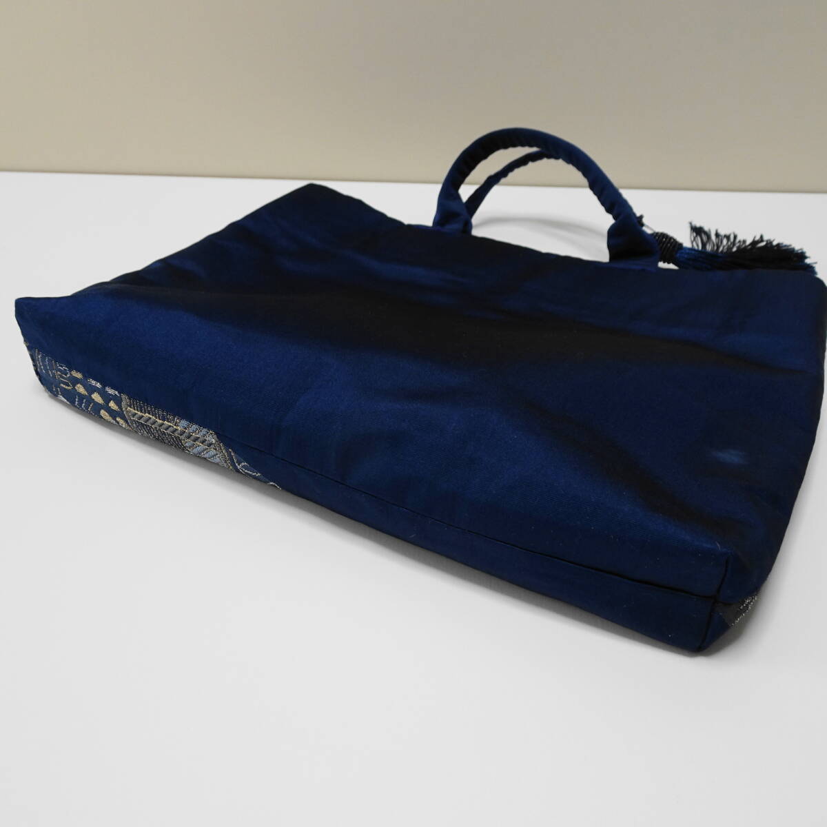 和装手提げ袋（タッセル付き）　正絹帯地利用のリメイク品_画像5