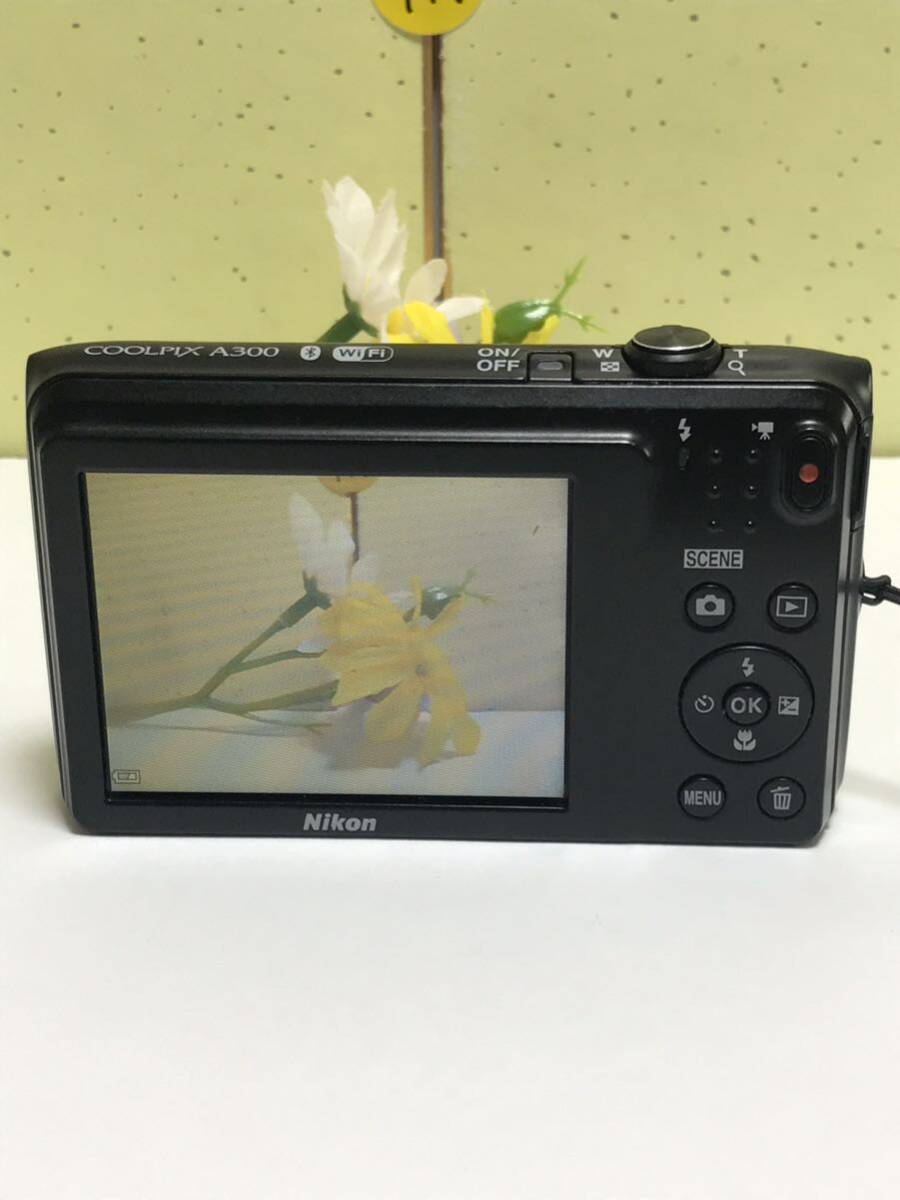 Nikon ニコン COOLPIX A300コンパクトデジタルカメラ 8x WIDE OPTICAL ZOOM WiFi 動作確認済み _画像1