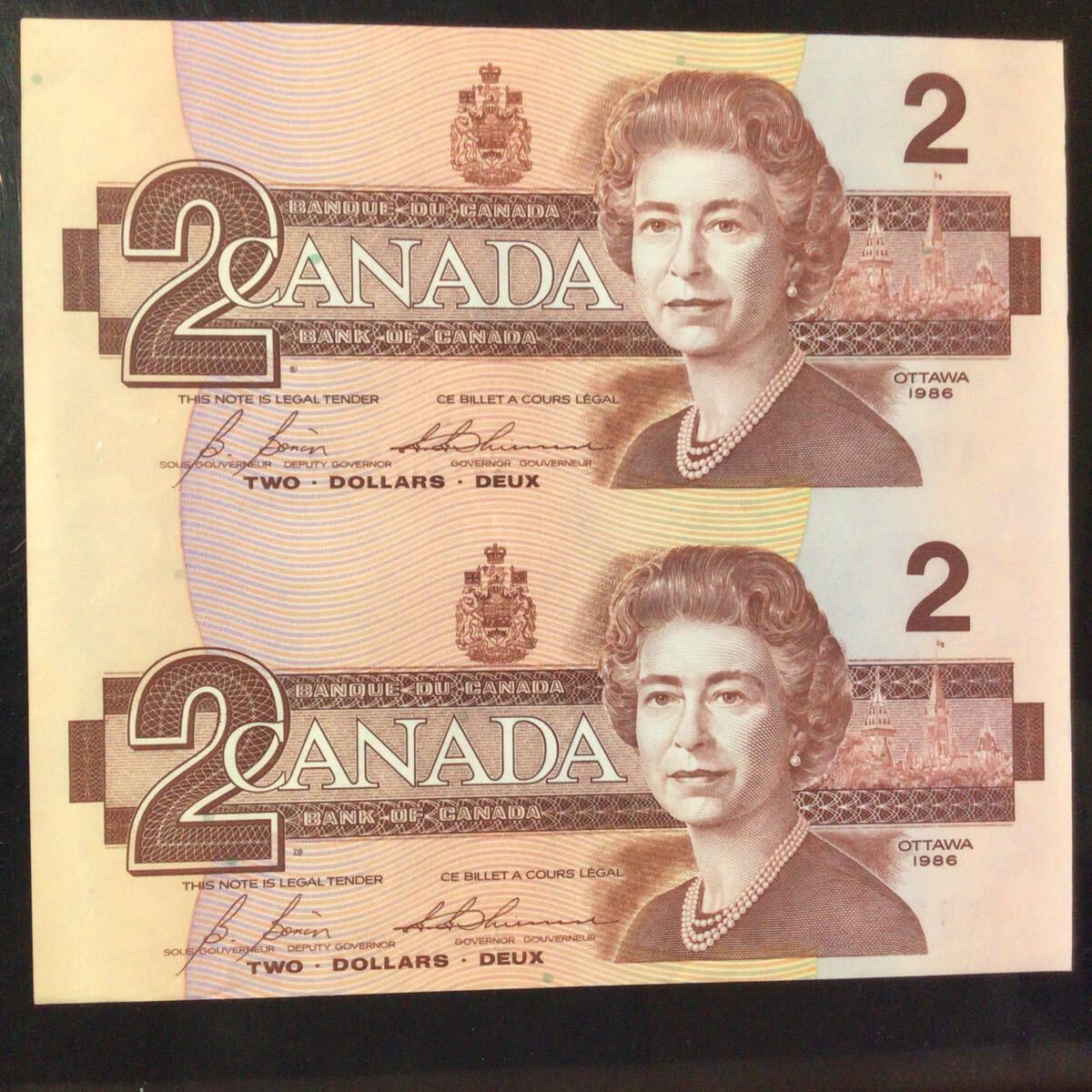 World Paper Money CANADA《Signature：Bonin-Thiessen》2 Dollars【1986】〔Uncut Sheet of 2〕の画像1