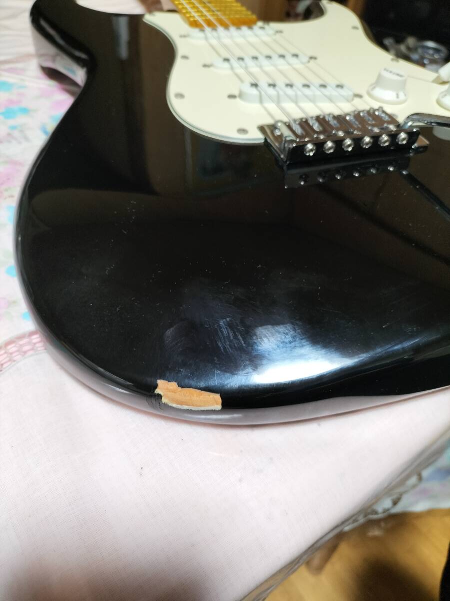 コンポーネント ワーモス＋バッカス ストラトタイプ ブラック マッチングヘッド ※フェンダーではありません ＊NOT FENDER FAKE_塗装剥がれ