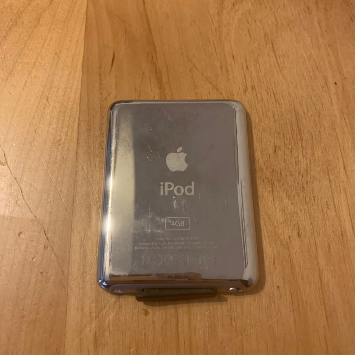 【動作確認済】Apple iPod nano 第三世代シルバー 4GB カバー付の画像2
