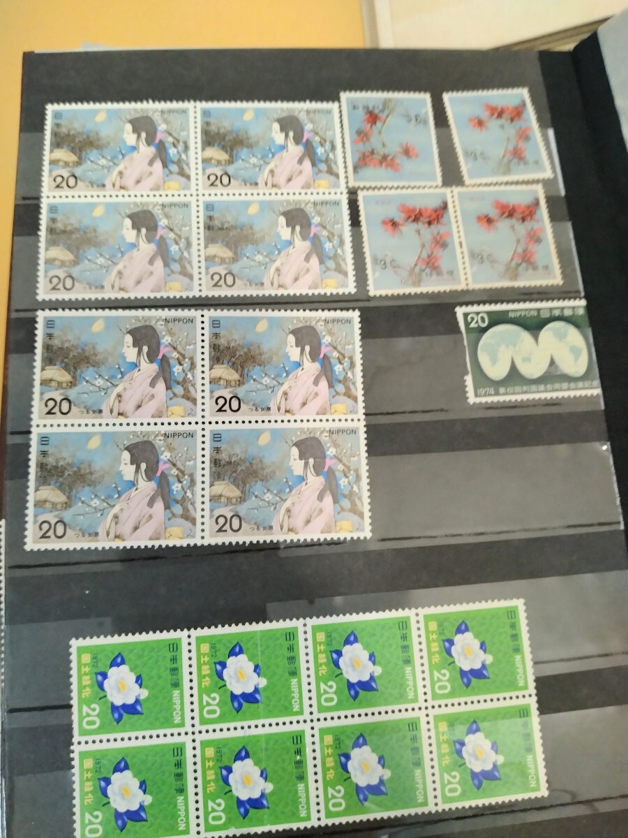 切手ブック22冊 まとめ売り 日本 海外 日本の未使用切手のみ少なく見積もっても額面約25000円以上 希少品 珍品 保管品の画像8