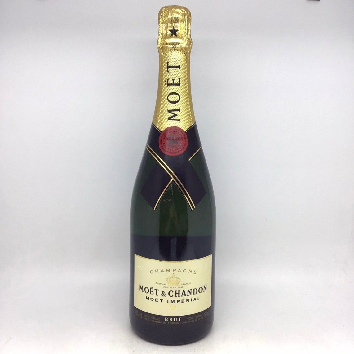  not yet . plug Moet&Chandon Anne pe real yellowtail .to750ml 12% 4W-26-2-153056-A