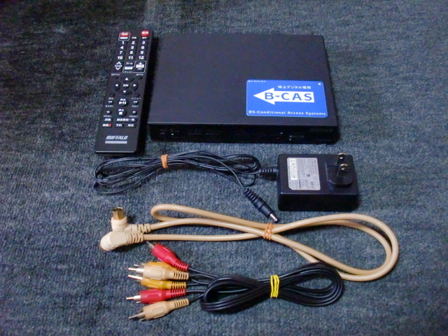 通電動作確認済みBUFFALO コンパクト 地デジチューナー内蔵 HDDレコーダー 500GB DVR-1C2　500G　青B-CASカード　バッファロー HDD_画像1