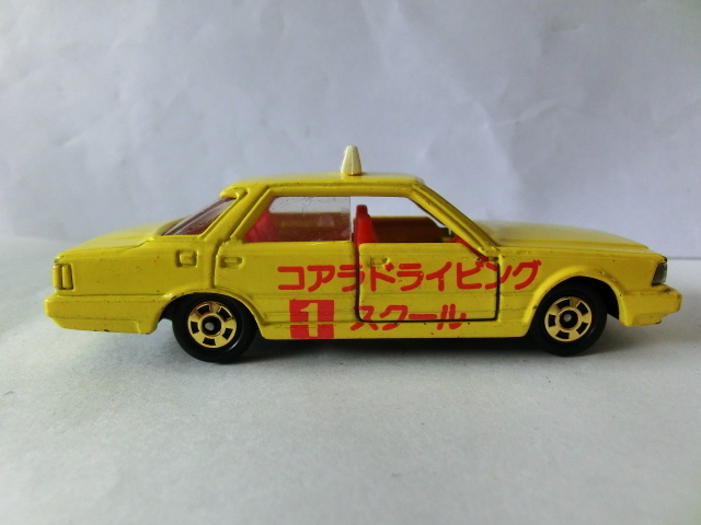 ミニカー 1/65 TOMICA トミカ NO.13 日産セドリック タクシー コアラドライビングスクール セドリックの画像4