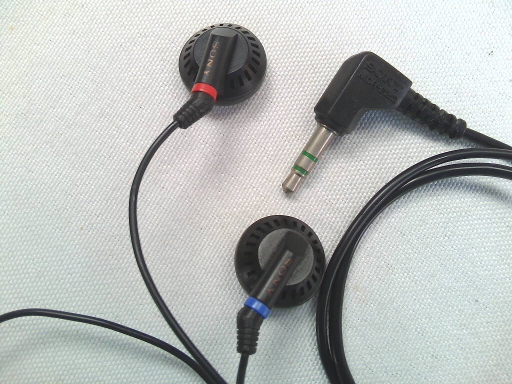 SONY】MDR-E252B 世界初 インナーイヤー型ヘッドホン 「N・U・D SONY】MDR-E252B 世界初 インナーイヤー型ヘッドホン 「N・U・D