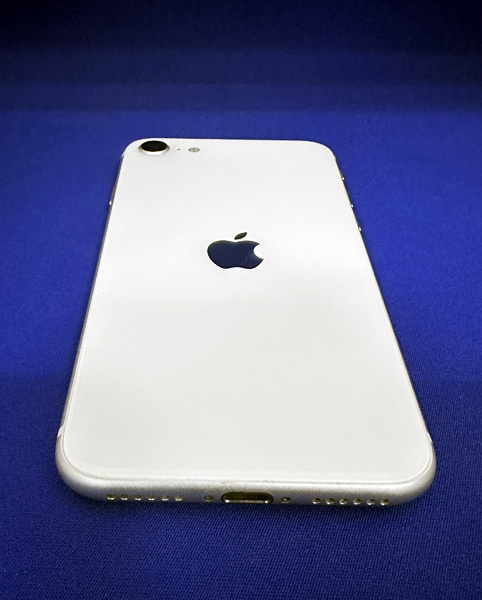 【中古美品】Apple iPhoneSE 64GB ホワイト MHGQ3J/A SIMフリーの画像3