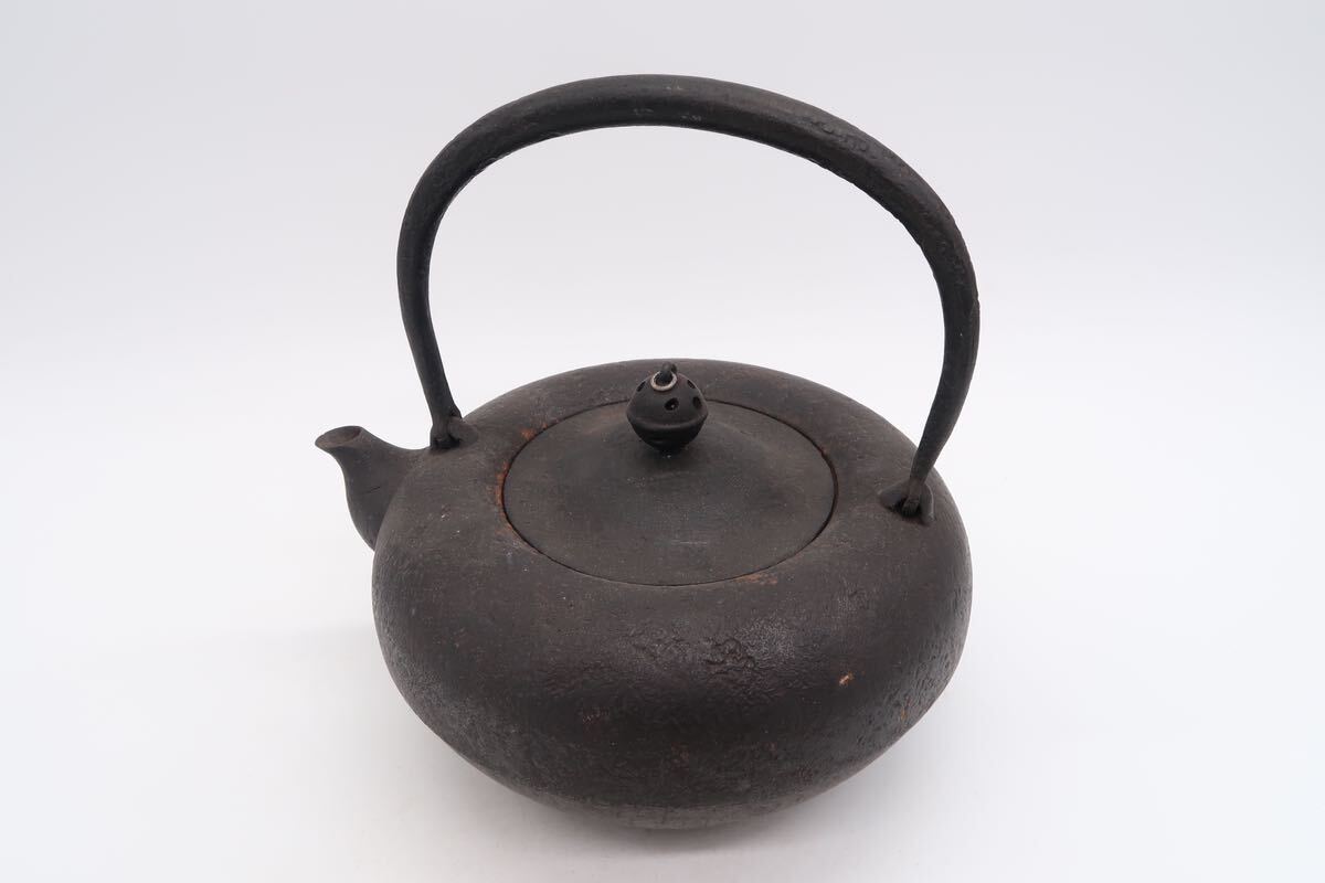 Yahoo!オークション - 南部鉄器 口下在印 鉄瓶 煎茶道具 急須 湯 Yahoo!オークション - 南部鉄器 口下在印 鉄瓶 煎茶道具 急須 湯