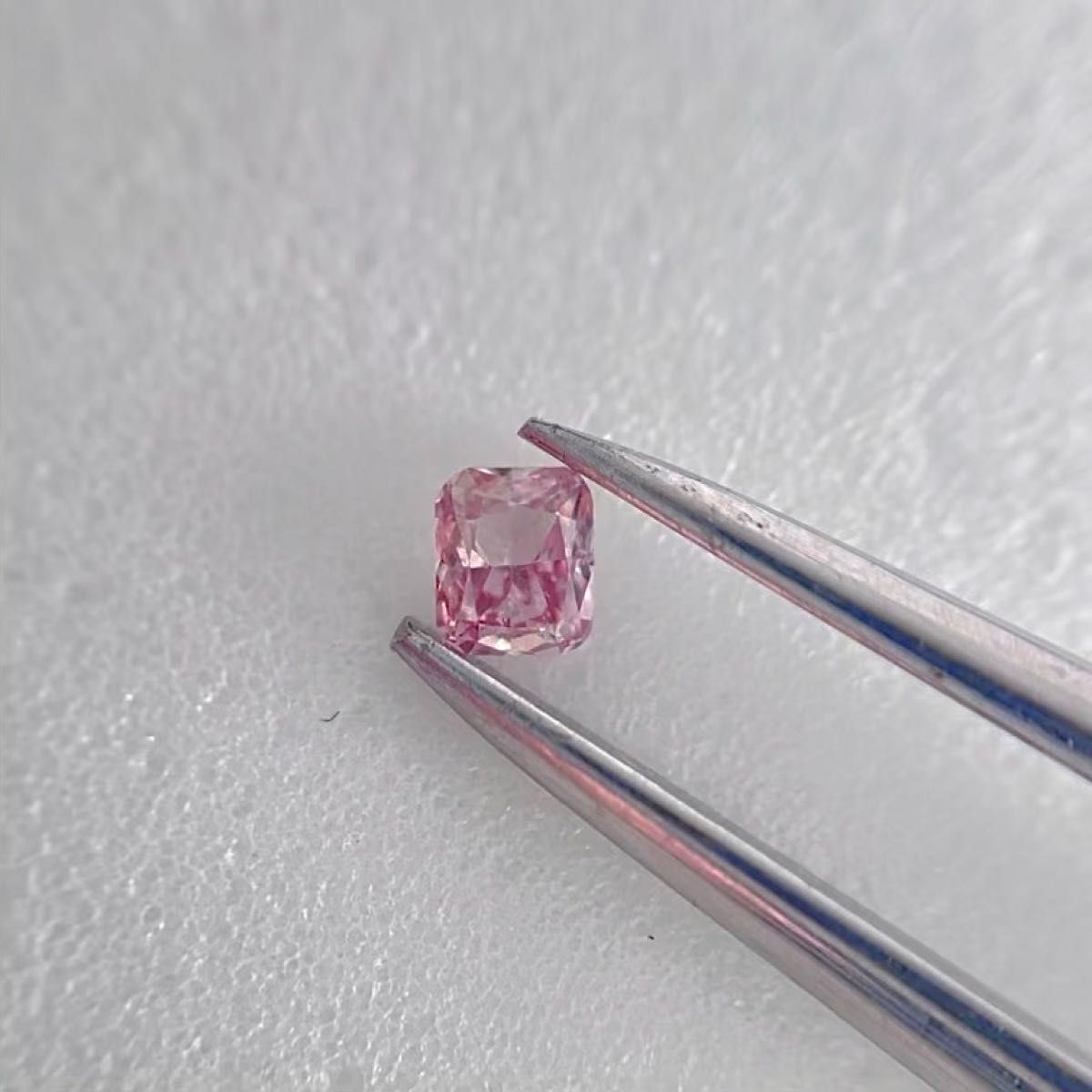 0.051ct SI-2天然ピンクダイヤFANCY INTENSE PINK