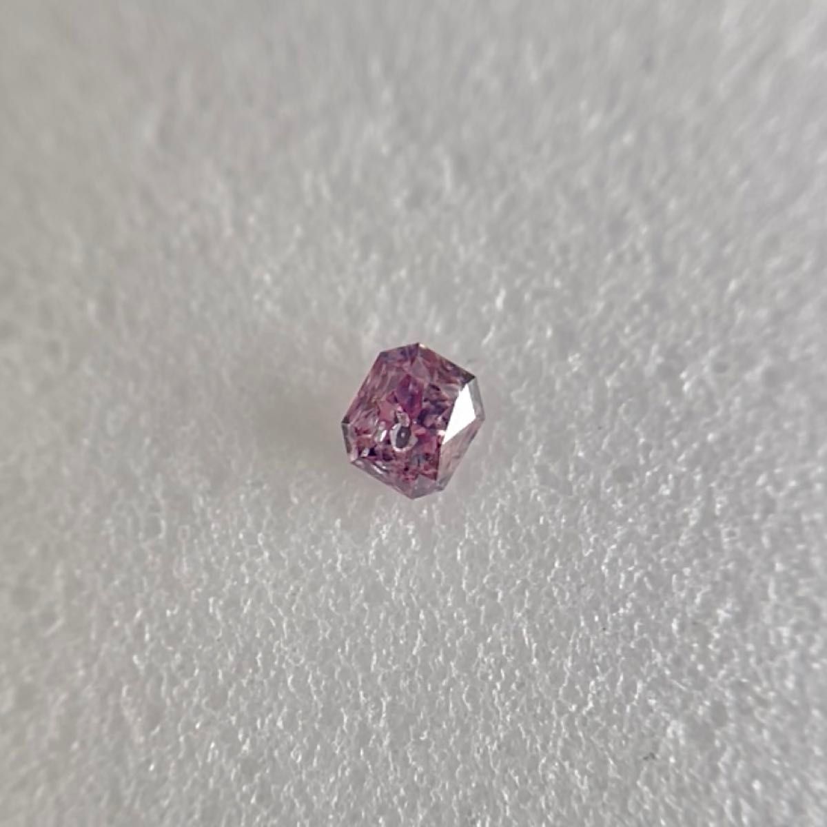 0.070ct 天然ピンクダイヤFANCY DEEP PURPLE PINK