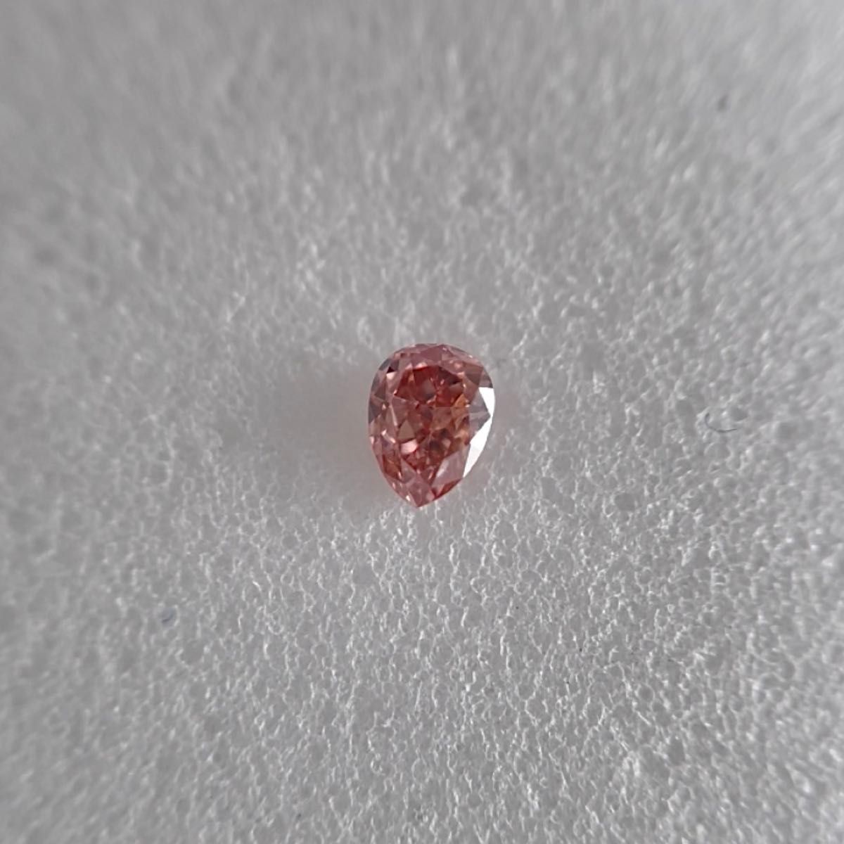 0.069ct VS-1 天然ピンクダイヤモンド FANCY DEEP PINK