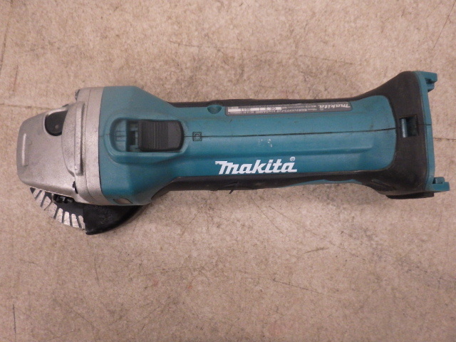 中古 マキタ makita 14.4V充電式ディスクグラインダ GA400D 本体のみ 新でん_画像2