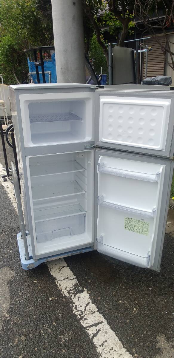 引き取り限定商品　シャープ SHARP SJ-H12W-S [直冷式冷蔵庫 （118L・右開き）10078440-45404_画像1