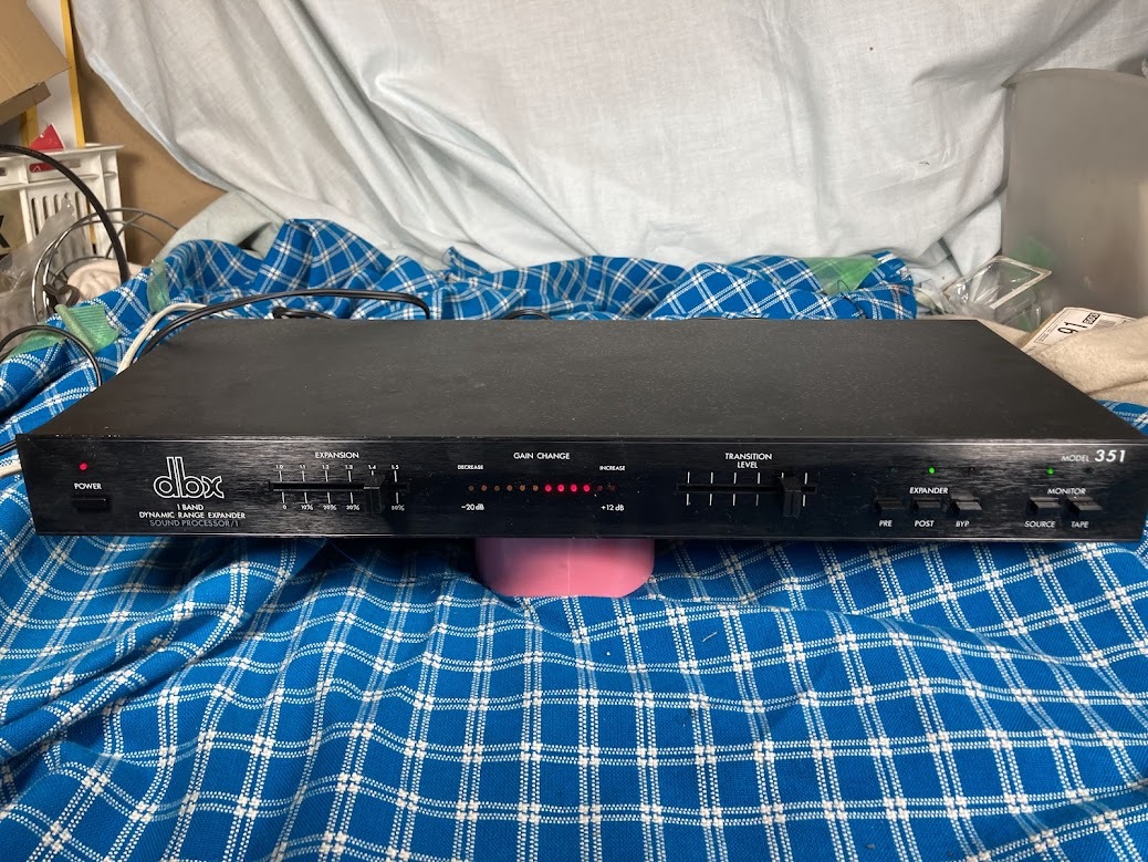 dbx 351 ダイナミックレンジ・エキスパンダー 完動品 【3ヶ月 dbx 351 ダイナミックレンジ・エキスパンダー 完動品 【3ヶ月