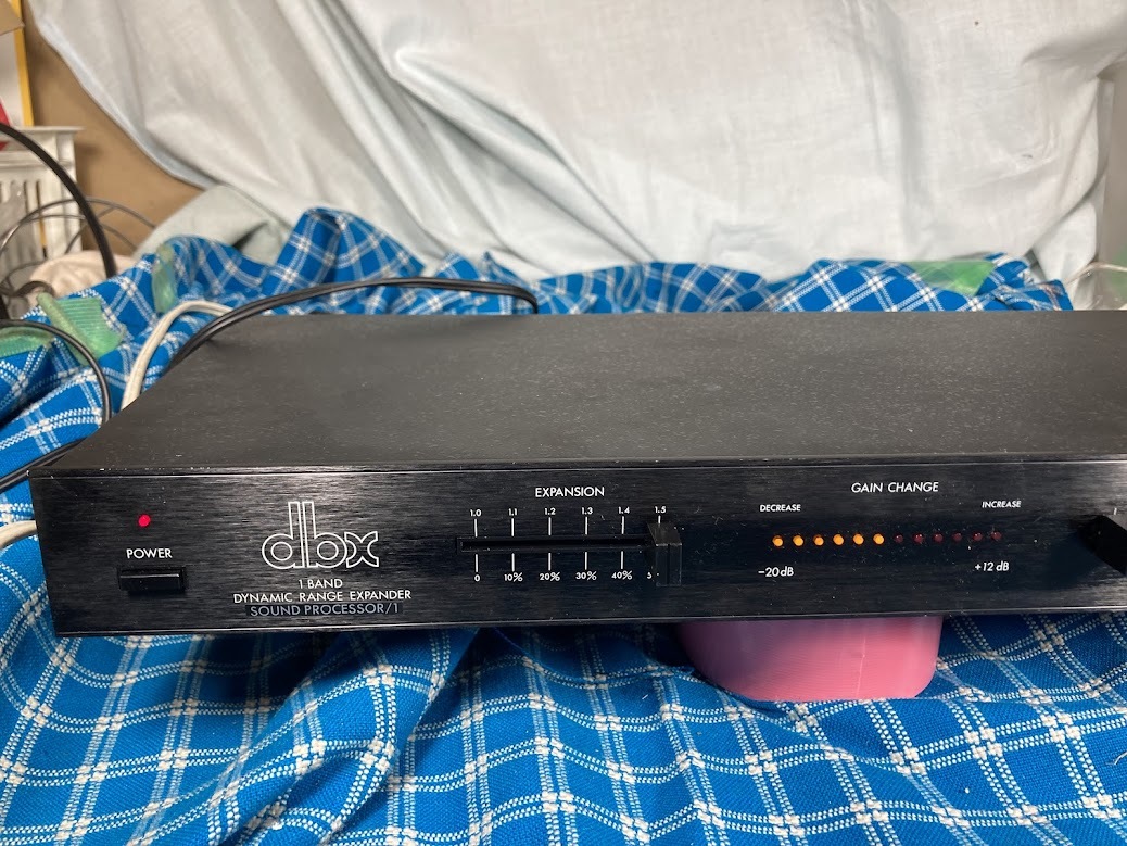 dbx 351 ダイナミックレンジ・エキスパンダー 完動品 【3ヶ月 dbx 351 ダイナミックレンジ・エキスパンダー 完動品 【3ヶ月
