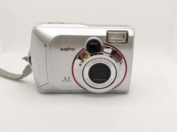 動作品 SANYO サンヨー Xacti DSC-S3型 コンパクトデジタルカメラ シルバー （M7287）の画像2