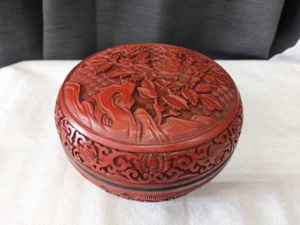 Yahoo!オークション - 中国美術漆工芸 堆朱蓋物 円合菓子器 花草 Yahoo!オークション - 中国美術漆工芸 堆朱蓋物 円合菓子器 花草