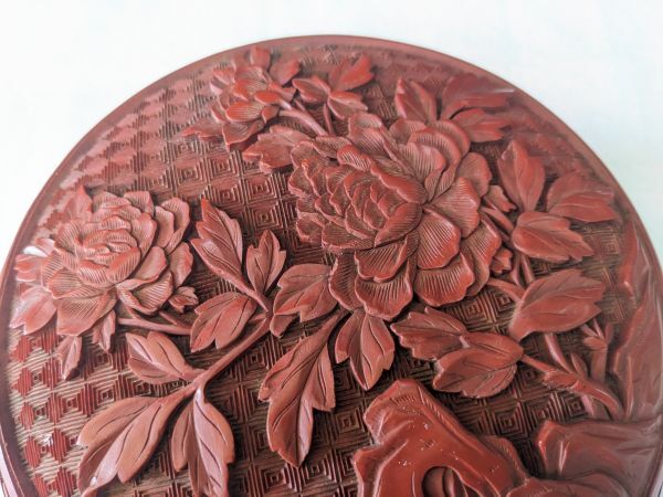 Yahoo!オークション - 中国美術漆工芸 堆朱蓋物 円合菓子器 花草 Yahoo!オークション - 中国美術漆工芸 堆朱蓋物 円合菓子器 花草