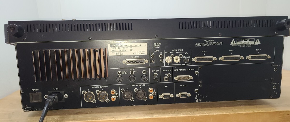 ☆TASCAM DM-24 デジタルミキサー 通電可 ジャンク品 １円スタート！ タスカムの画像7