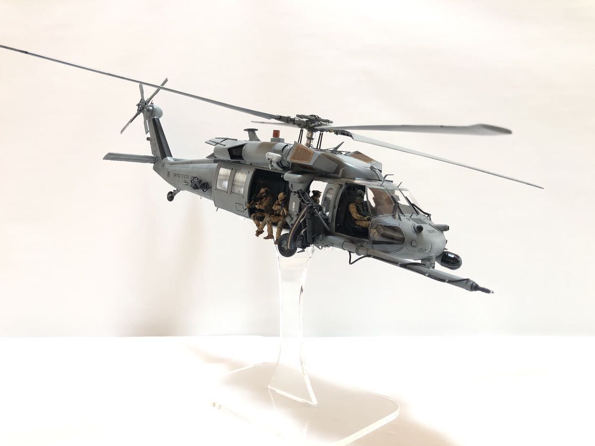アカデミー　1/35 HH-60G ぺイブホーク仕様　改造模型完成品　プラモデル　アメリカ海軍機　ブラックホーク_画像2