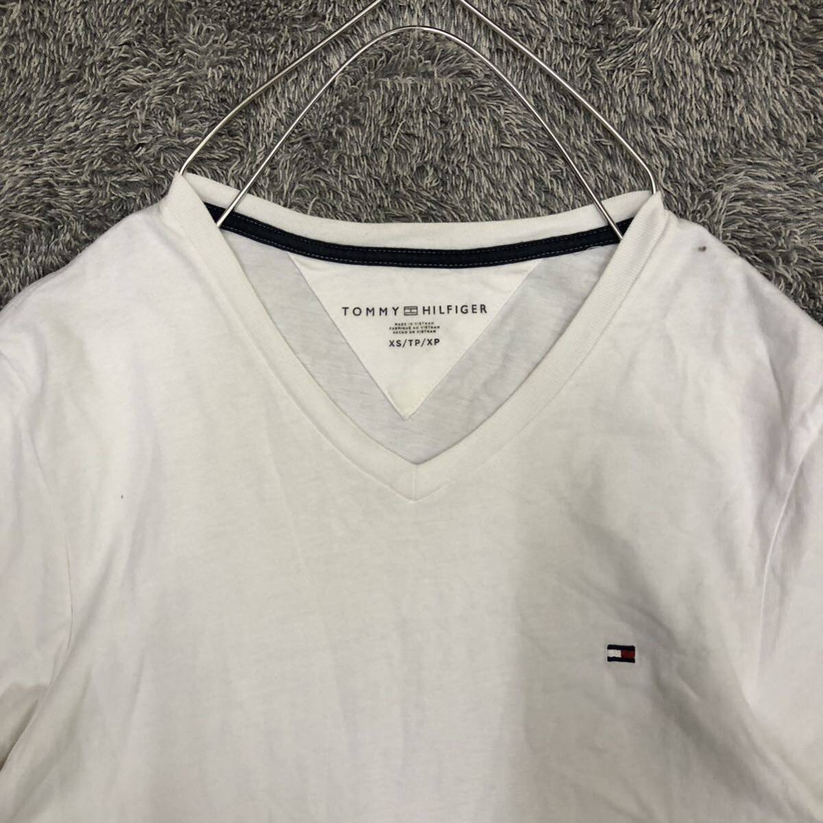 championTommy Hilfiger トミーヒルフィガー 半袖Tシャツ Vネックカットソー サイズXS ホワイト 白 メンズ トップス 最落なし （W18）の画像3