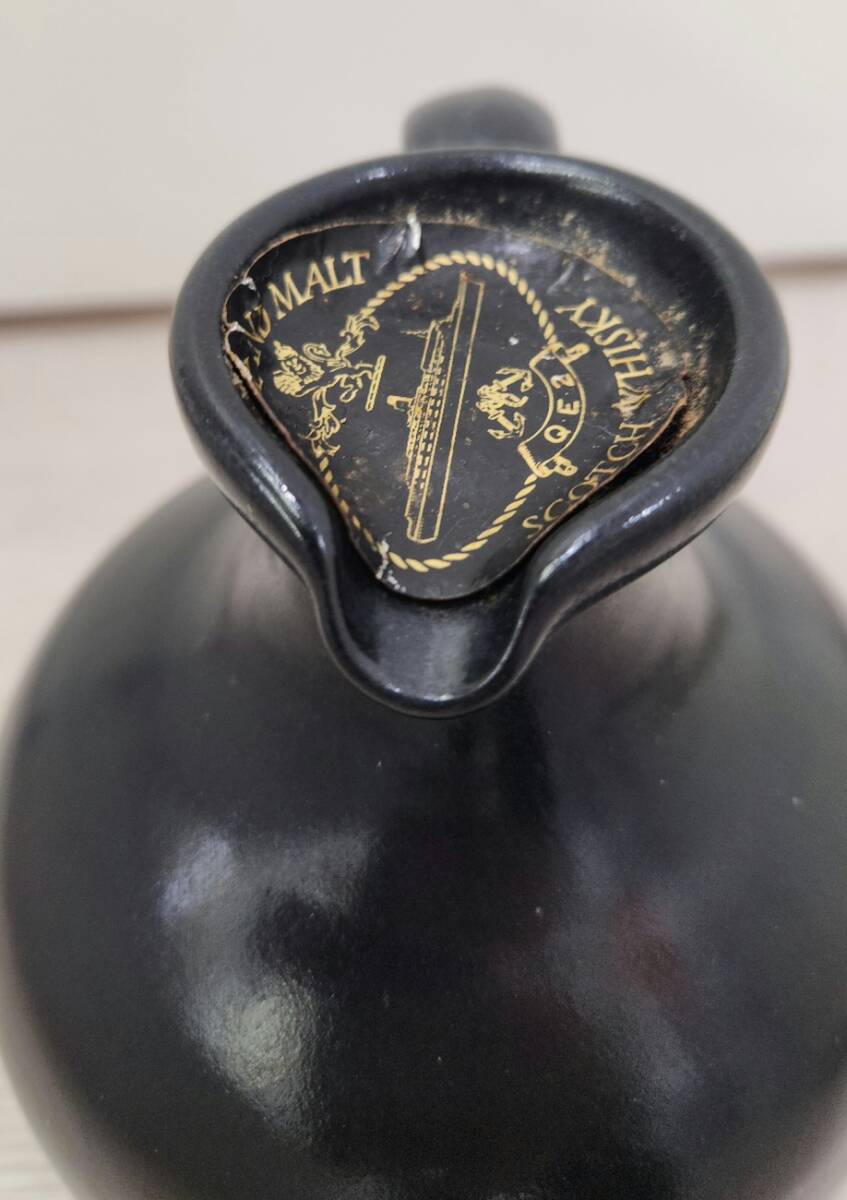 激安【大黒屋】古酒 Q.E.2 クイーンエリザベス2世 ハイランドモルト ウィスキー 陶器 1本 750ml 総重量1548g 43％ 未開封品の画像3