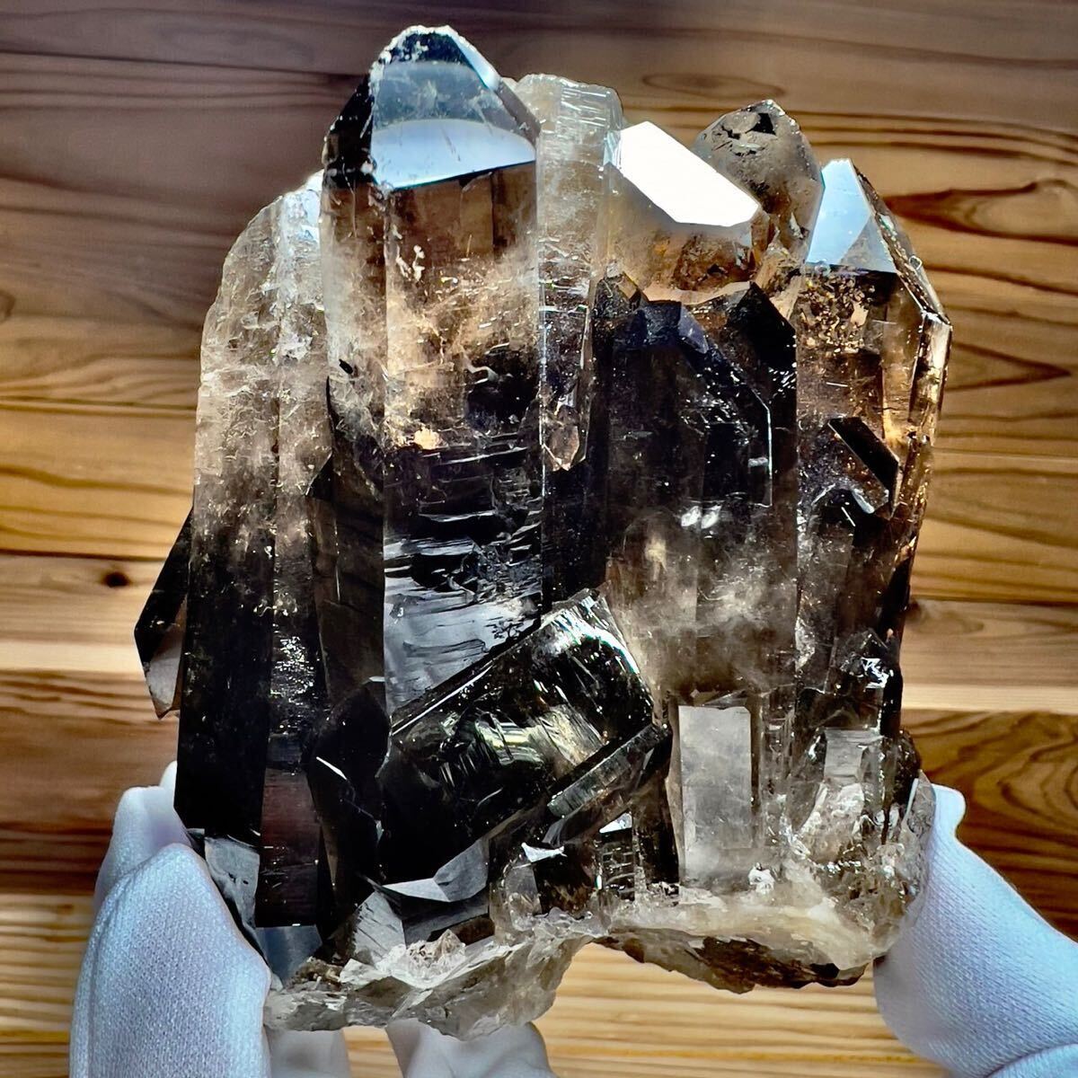【特大】約1kg スモーキークォーツ ブラジル ミナスジェライス州産 レインボー 虹 アイリス 煙水晶 天然石 原石 鉱物 鉱物標本 標本 石の画像3
