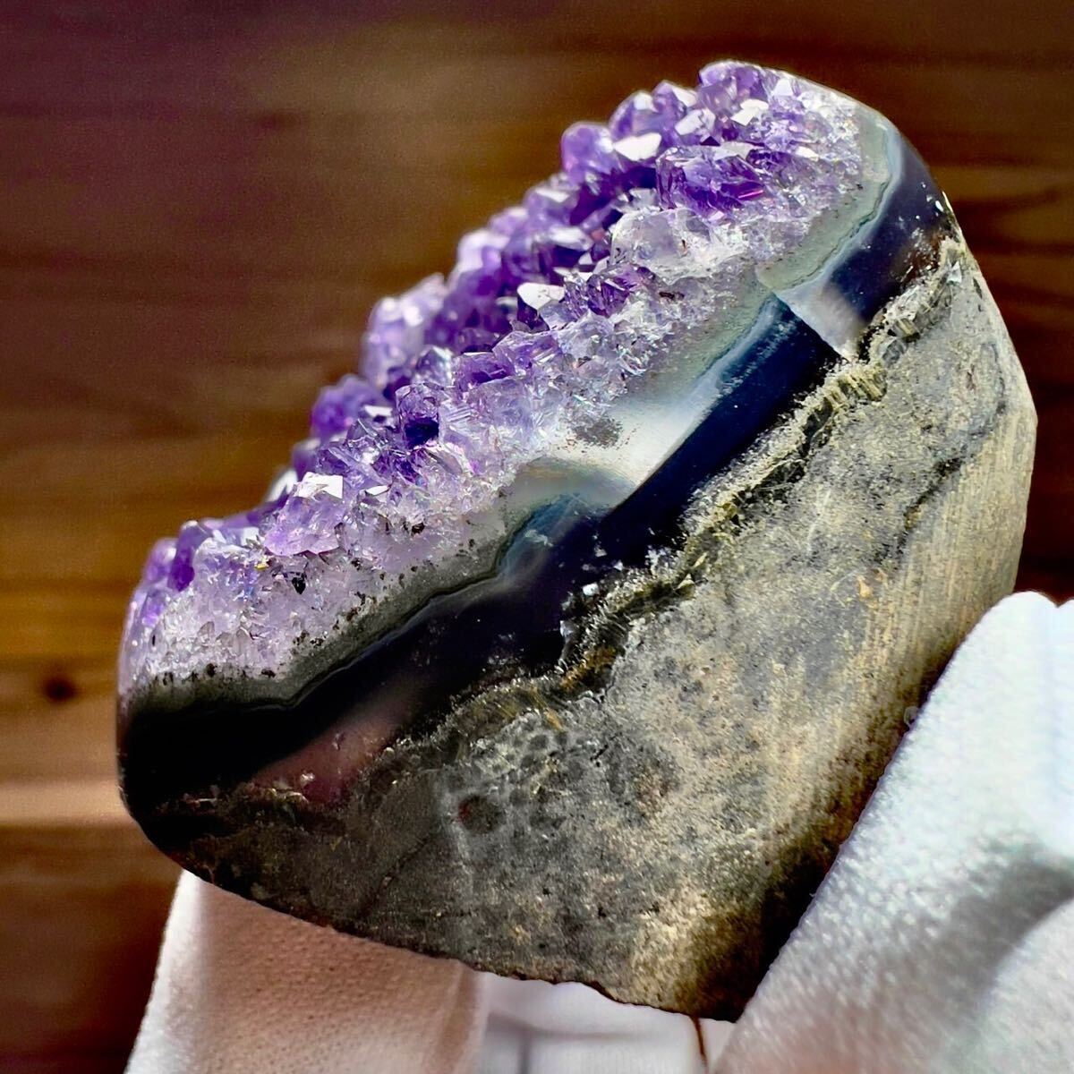 アメジスト ドーム クラスター 紫水晶 レインボー 虹 ウルグアイ産 天然石 原石 鉱物 鉱物標本 石の画像6