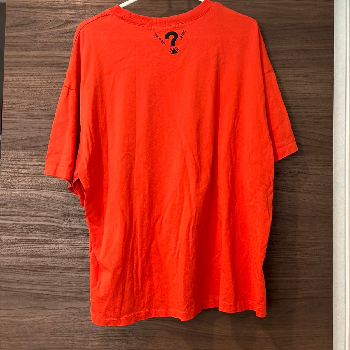 GUESS オレンジTシャツ Lサイズ 中古品