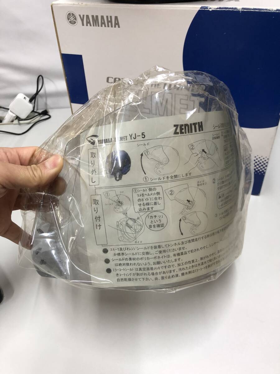 0404.67 未使用品 YAMAHA フルフェイスヘルメット シールド予備１枚付き シルバー size:L（59-60ｃｍ） 元箱 の画像9