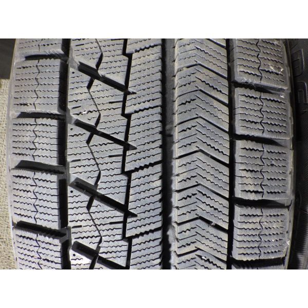 ブリヂストン BLIZZAK VRX 215/60R16 4本SET◎2018年製9分山スタッドレス◎中古 1本のサイドにへこみ等あり◎旭川手渡し可◎ヴェゼル等に_画像2