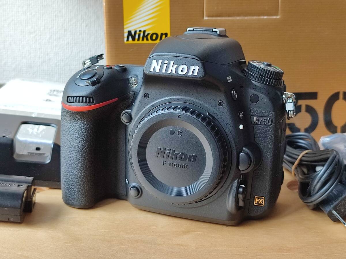 【美品】Nikon D750 ボディ 箱付き シャッター19651回 ニコン
