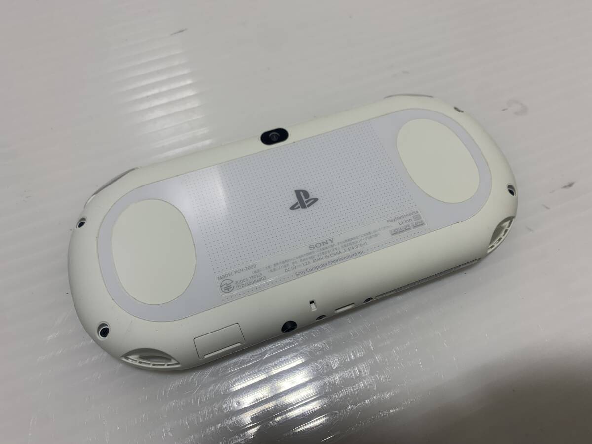 24/207☆SONY PS VITA PCH-2000 ホワイト 初期化済み 本体のみ【写真追加あり】☆Gの画像9