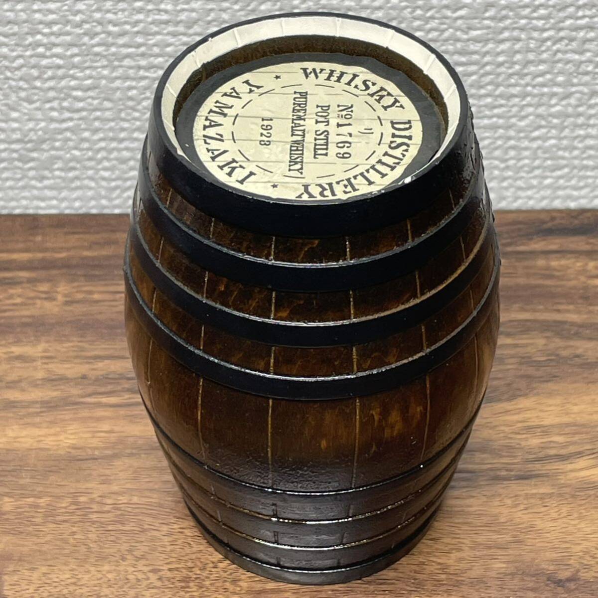 山崎 WHISKY DISTILLERY 1923 ミニチュア 置物 酒樽 ウイスキー 樽 デキャンタ ジオラマ アンティーク インテリア サントリー YAMAZAKIの画像1
