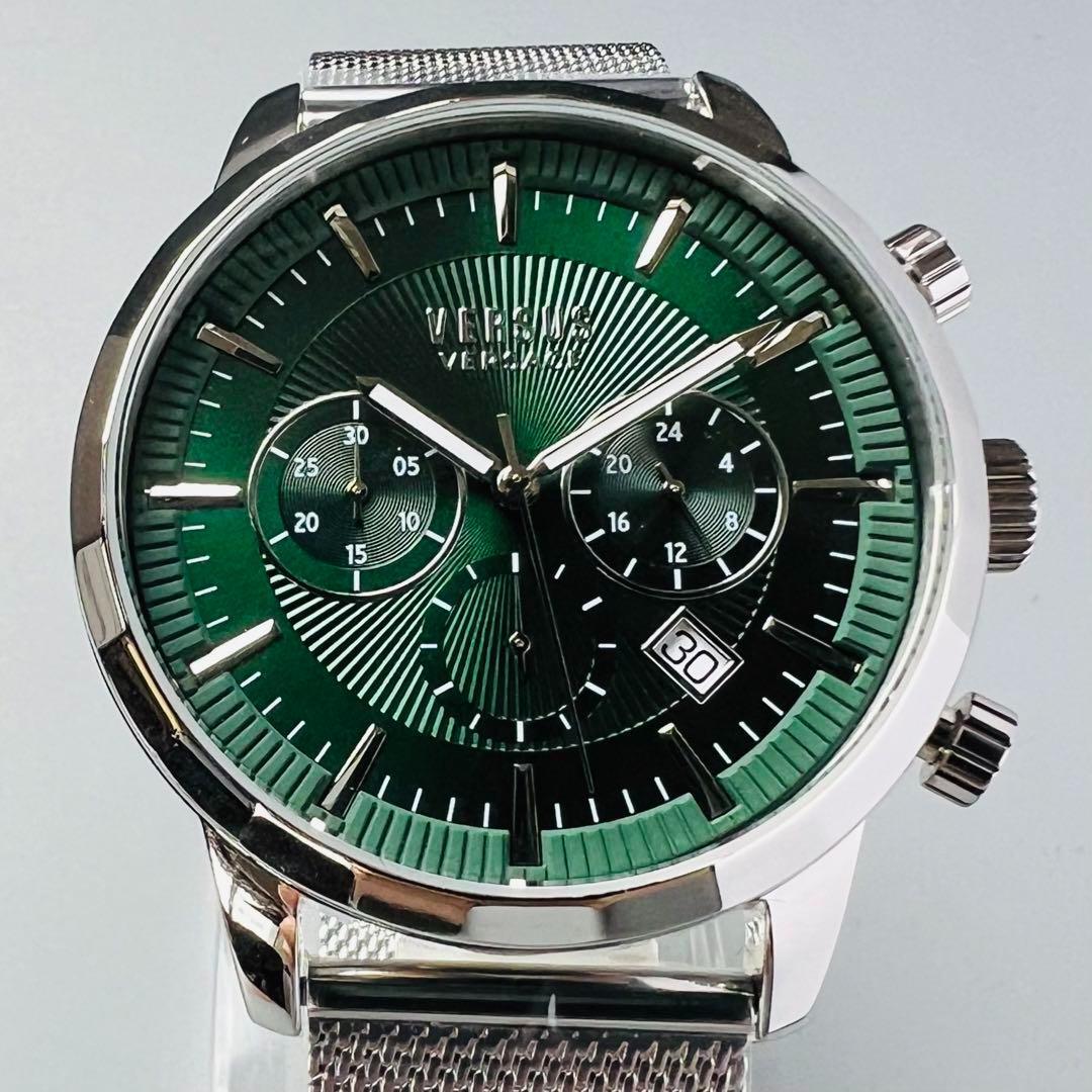 ヴェルサス ヴェルサーチ 腕時計メンズ 46mm クォーツ 新品 シルバーバンド ブレスレット クロノグラフ デイト 銀 緑 ケース付属 おしゃれ