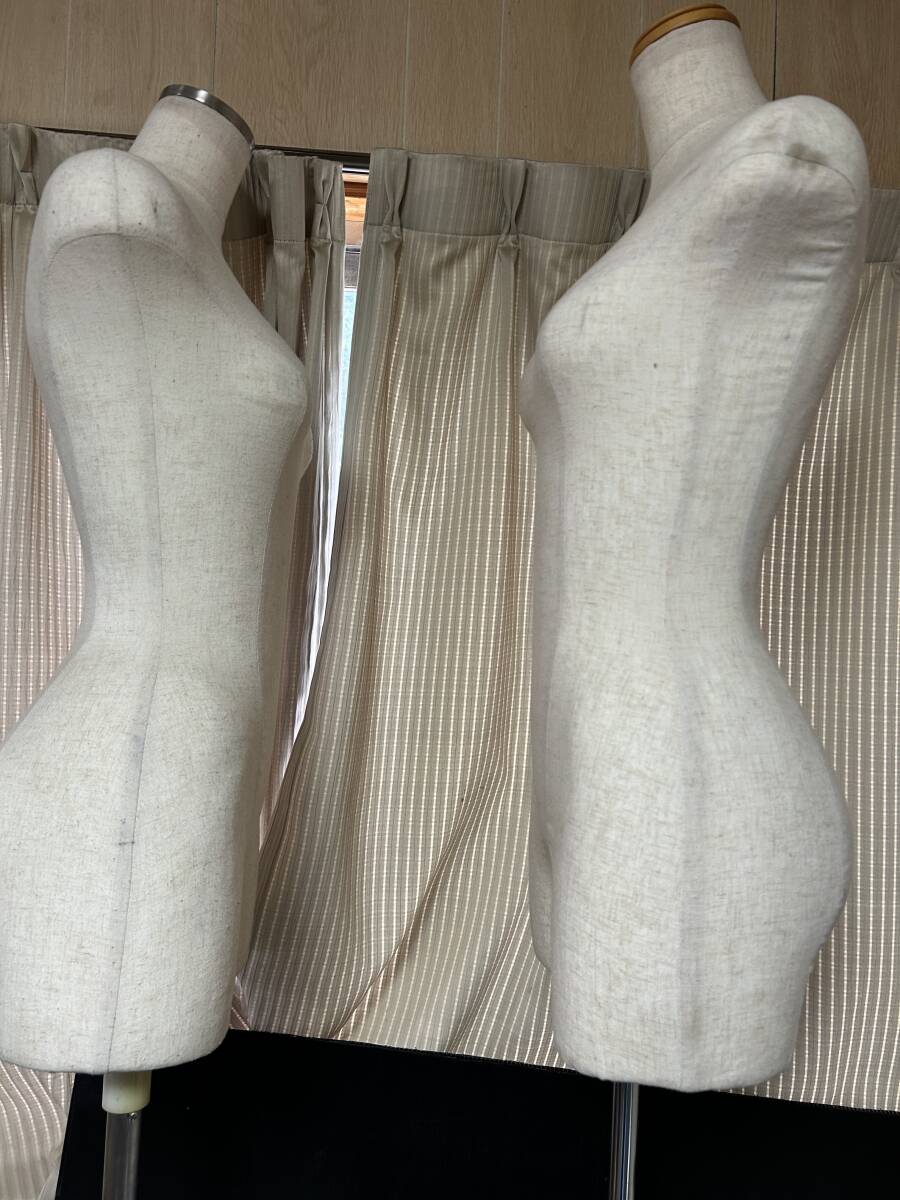 トルソー ボディ腕無しスタンド付き 女性用２台の画像7