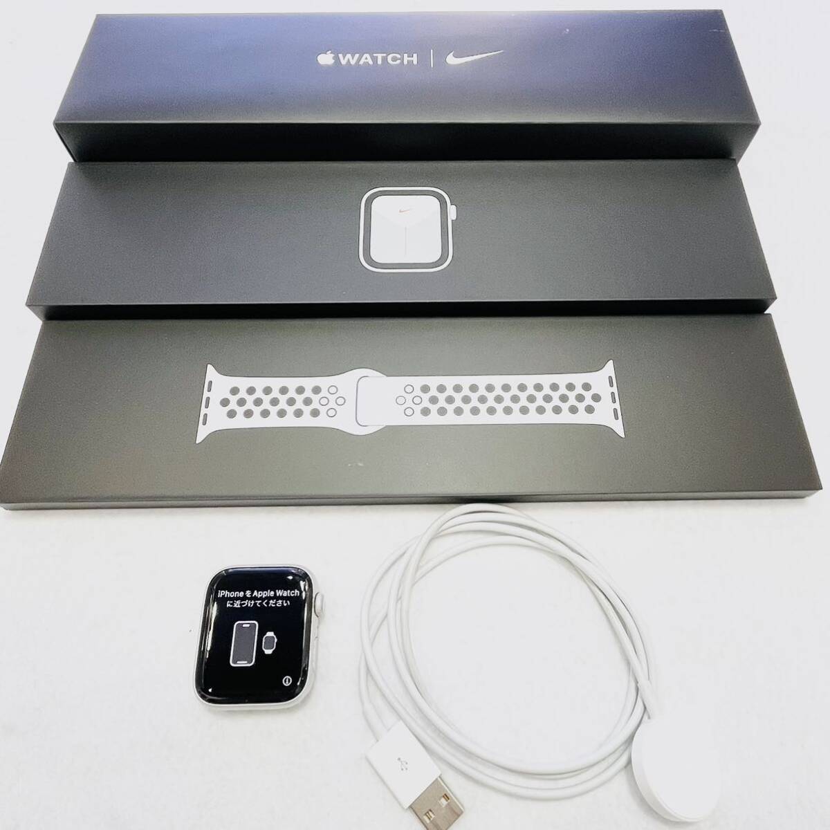 ◆1円スタート！お買い得！ Apple Watch Nike SE 44mm ブラック A2356 MG083J/A ◆/アップルウォッチ/ナイキ/スマートウォッチ/スポーツ/_画像1