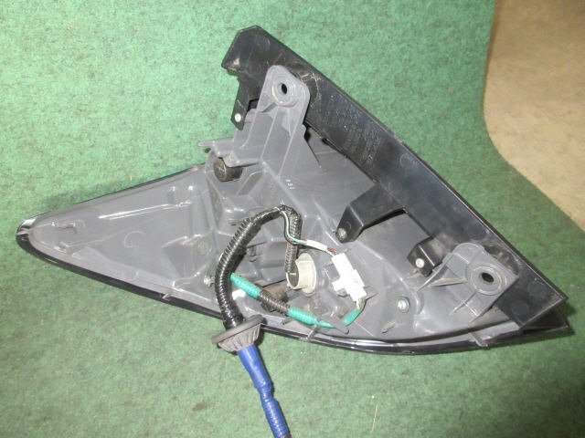 ヴェゼル DBA-RU1 左テールランプ 220-18085 33552-T7A-J01 ヴェゼル DBA-RU1 左テールランプ 220-18085 33552-T7A-J01