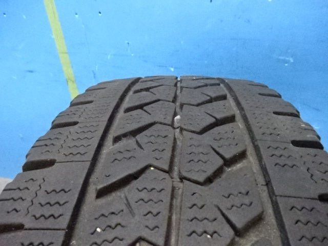 7kurudepa ブリジストン スタッドレス ブリザック 225/70R16 １本 個人宅発送不可商品 [ZNo:03014051]の画像3