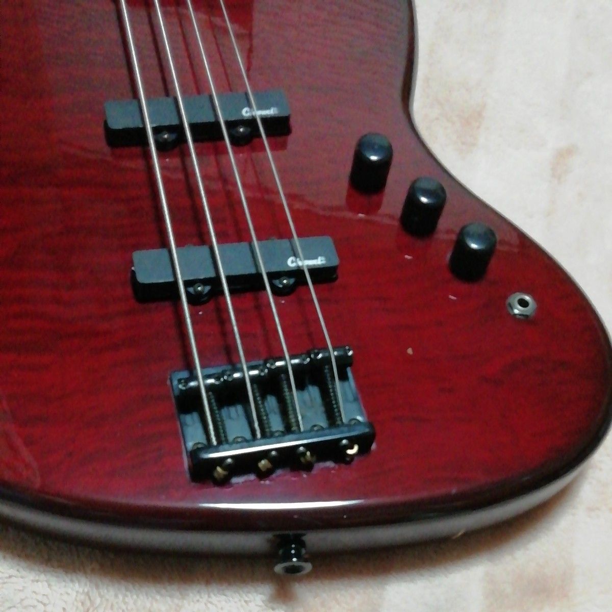表向美品 側面打痕 シャーベル ベースギター   Charvel X TAIJI ギターピック