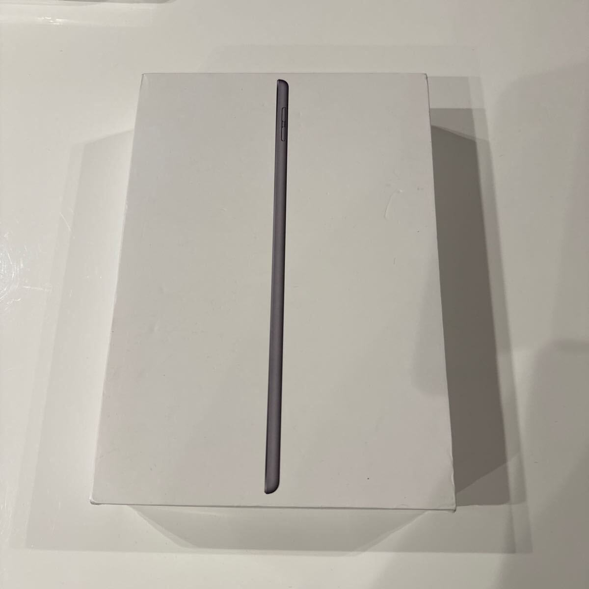 ★iPad 第8世代 Wi-Fiモデルスペースグレイ色★