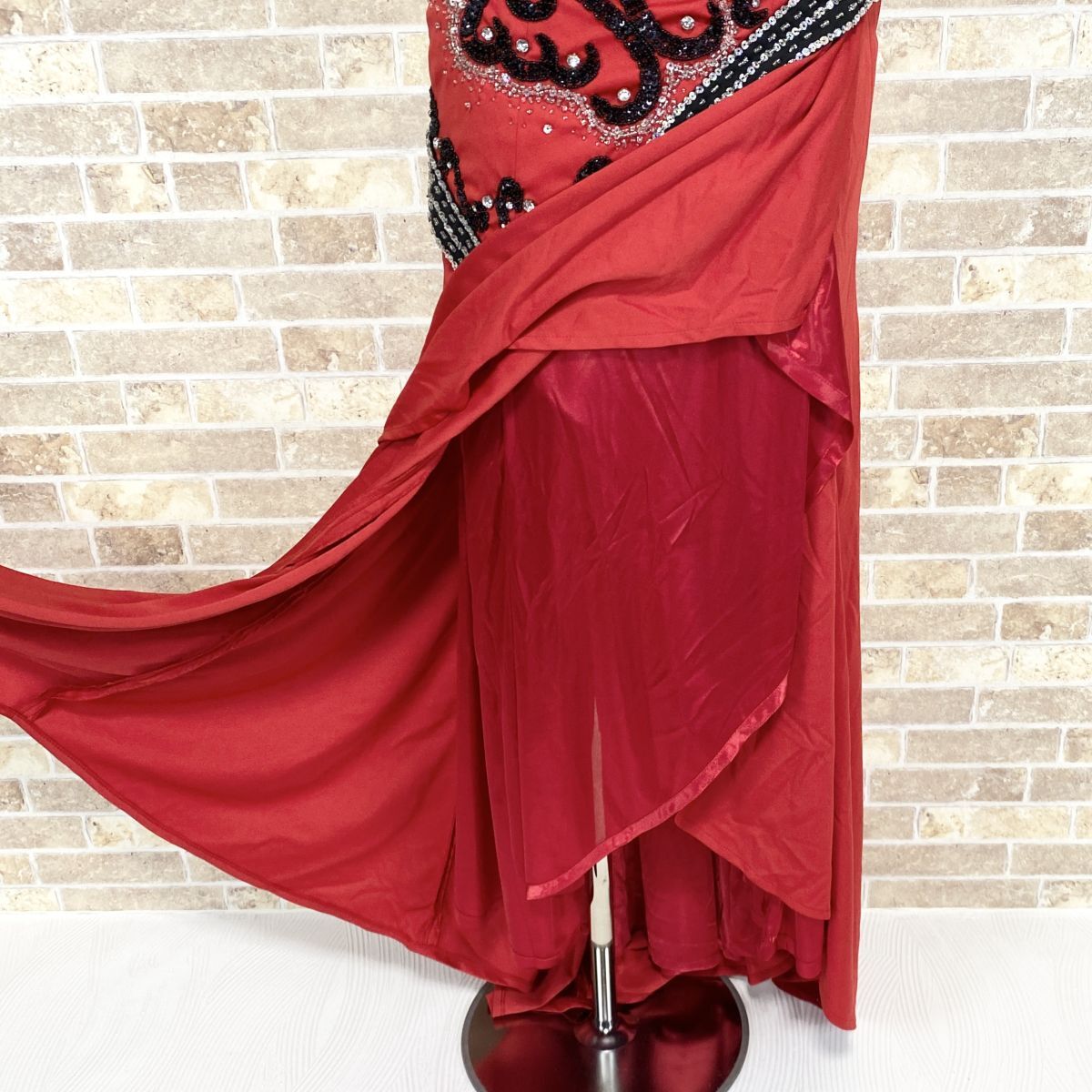 1円 ドレス Swallowtail ロングドレス 9号 赤光沢 カラードレス キャバドレ 発表会 イベント 中古３９２０の画像8