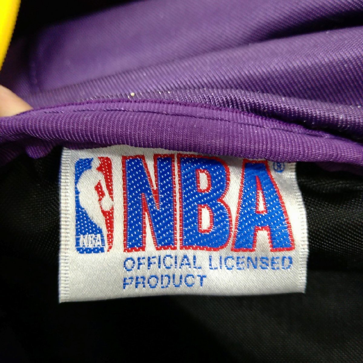 (^w^)b 80s 90s ヴィンテージ ロサンゼルス レイカーズ NBA LAKERS オフィシャルグッズ ボストン バッグ バスケ 旅行 黄紫 B0348wEの画像9