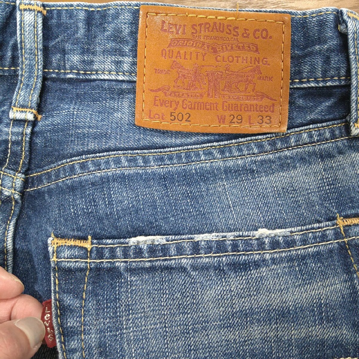 (^w^)b Levi's LEVI’S 502 TM リーバイス デニム ジーパン ジーンズ パンツ ジッパーフライ 赤タブ 脇割 レザー パッチ W29 8522ｗE_画像6