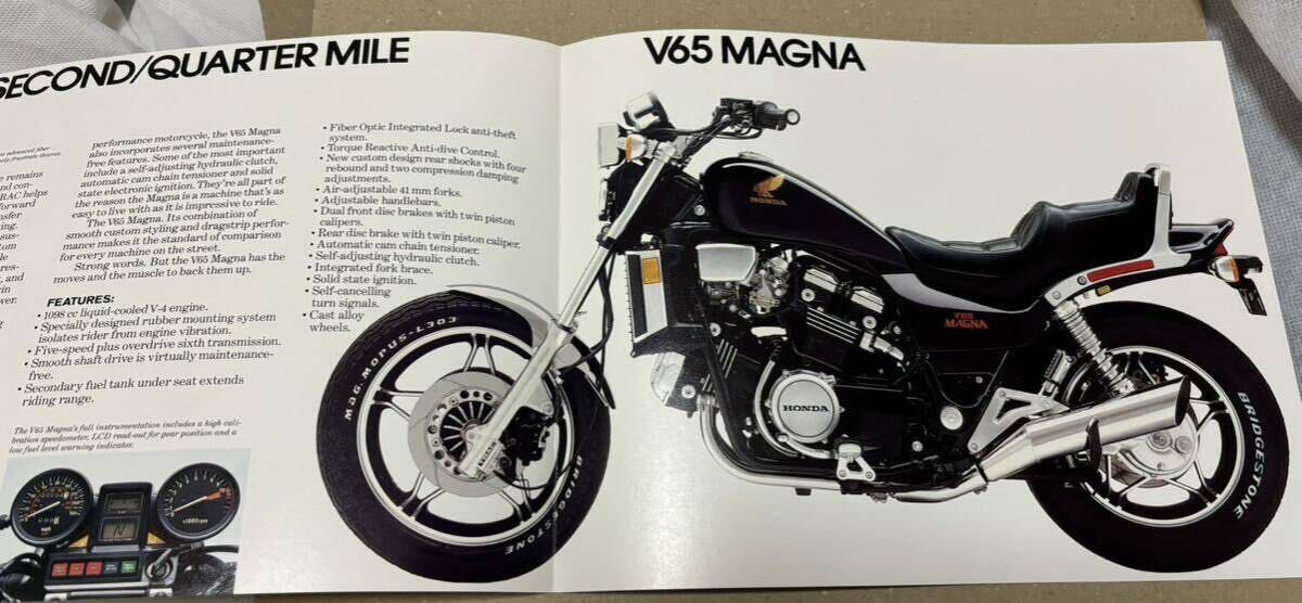 当時物 80s USビンテージ 1983 HONDA V65 MAGNA VF1100C 英語カタログ ホンダ 北米向け の画像3