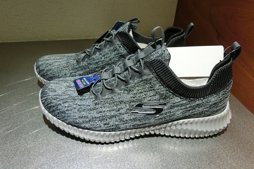 SKECHERS【￥9,350円】新品☆27.5㎝☆箱・タグあり　スケッチャーズ　SKECHERS 52642_画像4