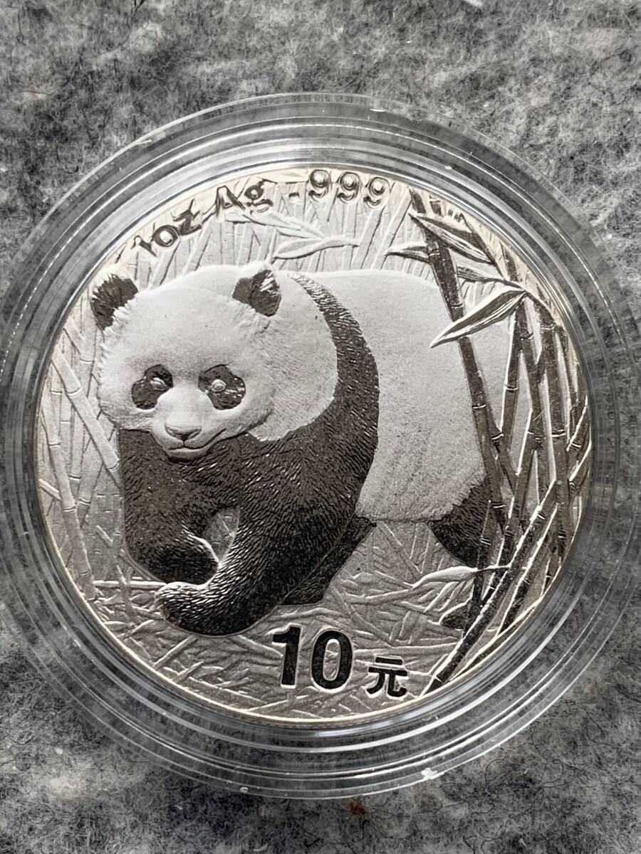 中國　パンダ銀貨　2001年　10元 1オンス プルーフ銀貨_画像1