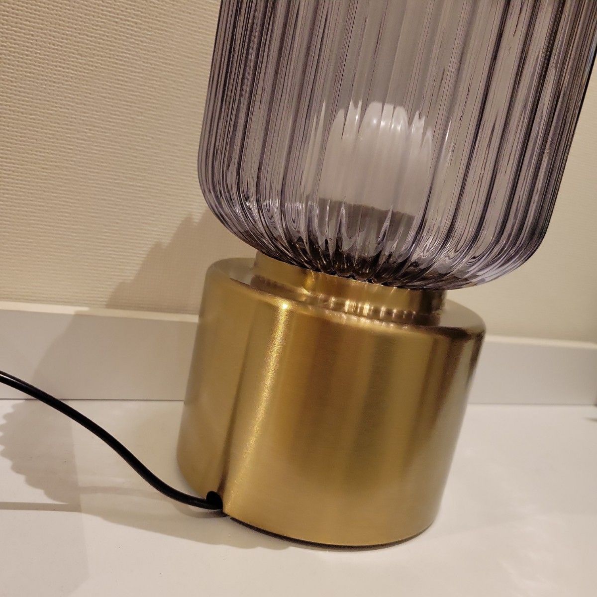 IKEA イケア お洒落 照明 ライト ソルクリント テーブルランプ SOLKLINK 電球付き ゴールド グレークリアガラス