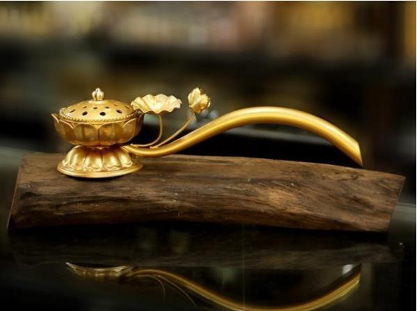 「密教法具 寺院用仏具」蓮型机上香炉 銅器 銅製品の画像2