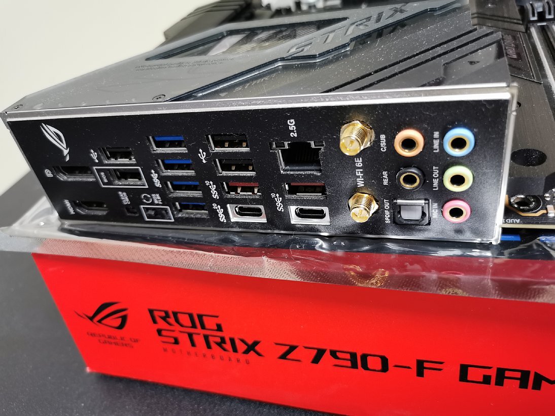 ASUS ROG STRIX Z790-F GAMING WIFI アンテナパーツ不良の画像4